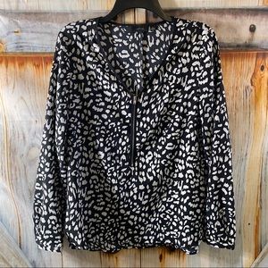 NWOT Apt.9 Long Sleeve Blouse Quarter Zip Animal Print No Stretch Black White M